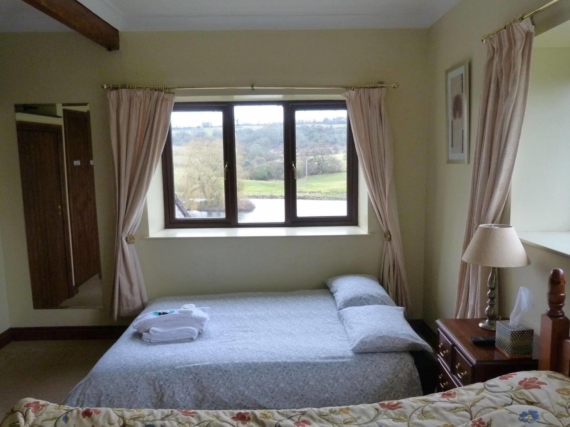 Cameley Lodge - Self Catering Temple Cloud Extérieur photo